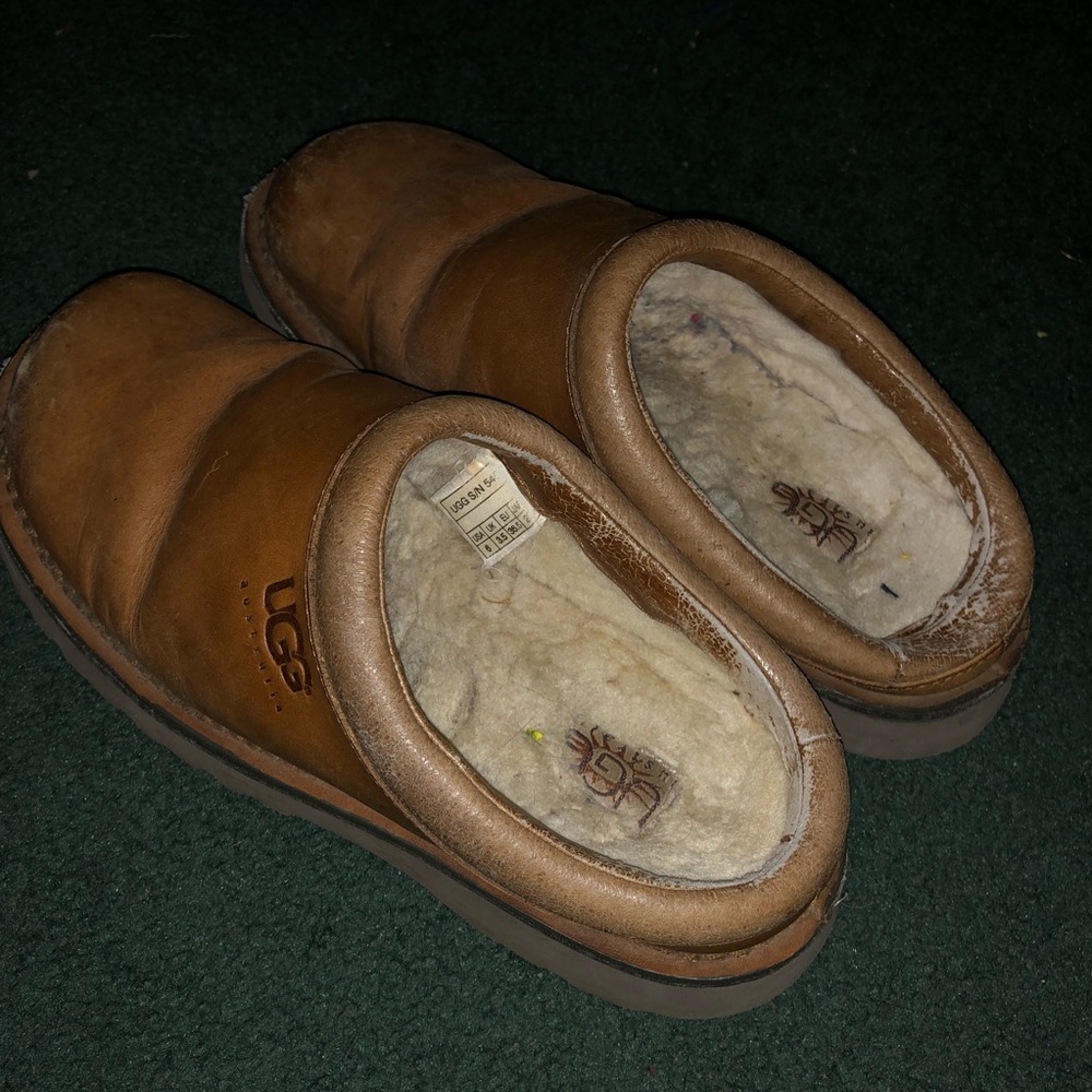 Ugh shoes // size 6